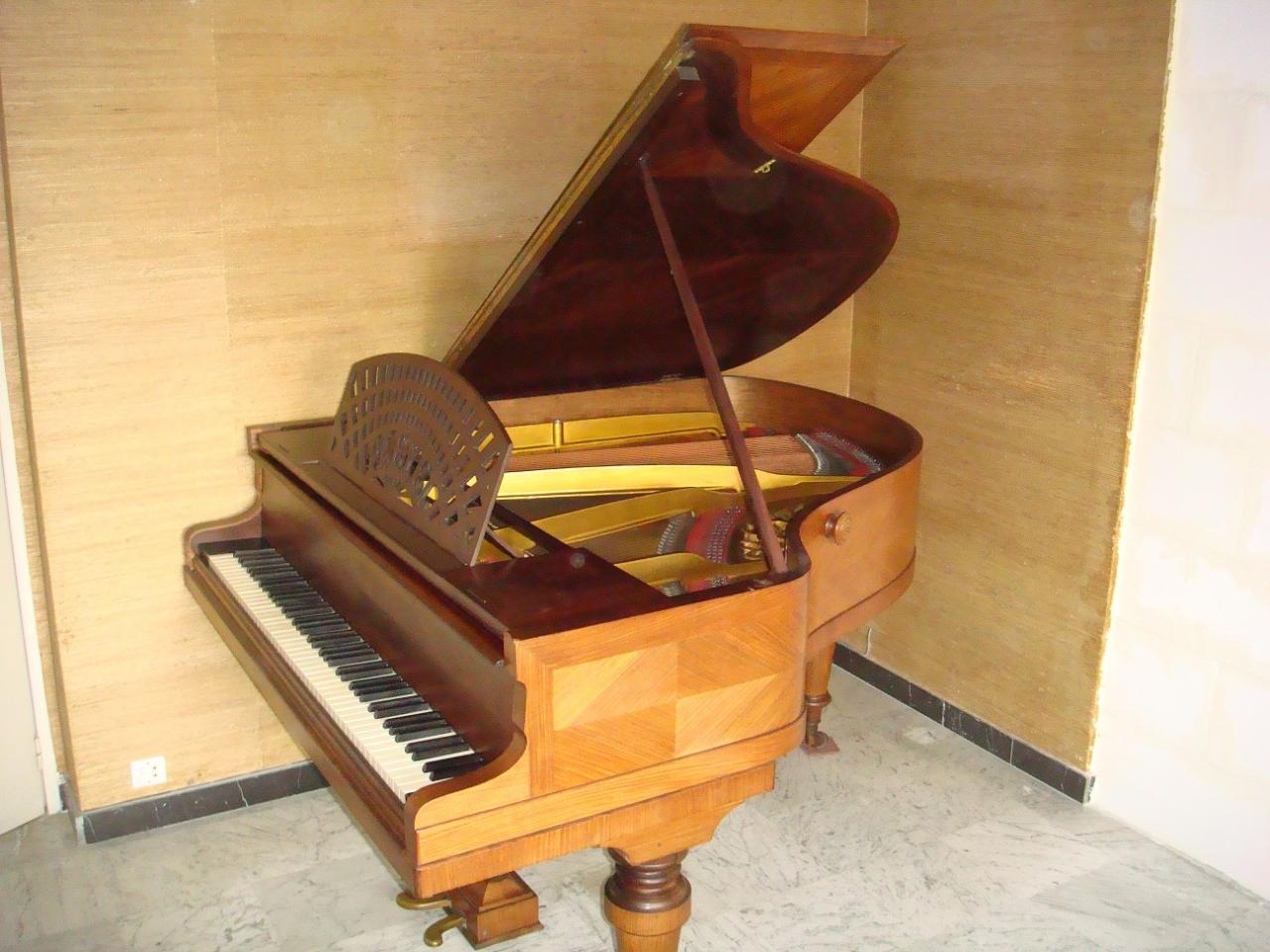 Piano PLEYEL